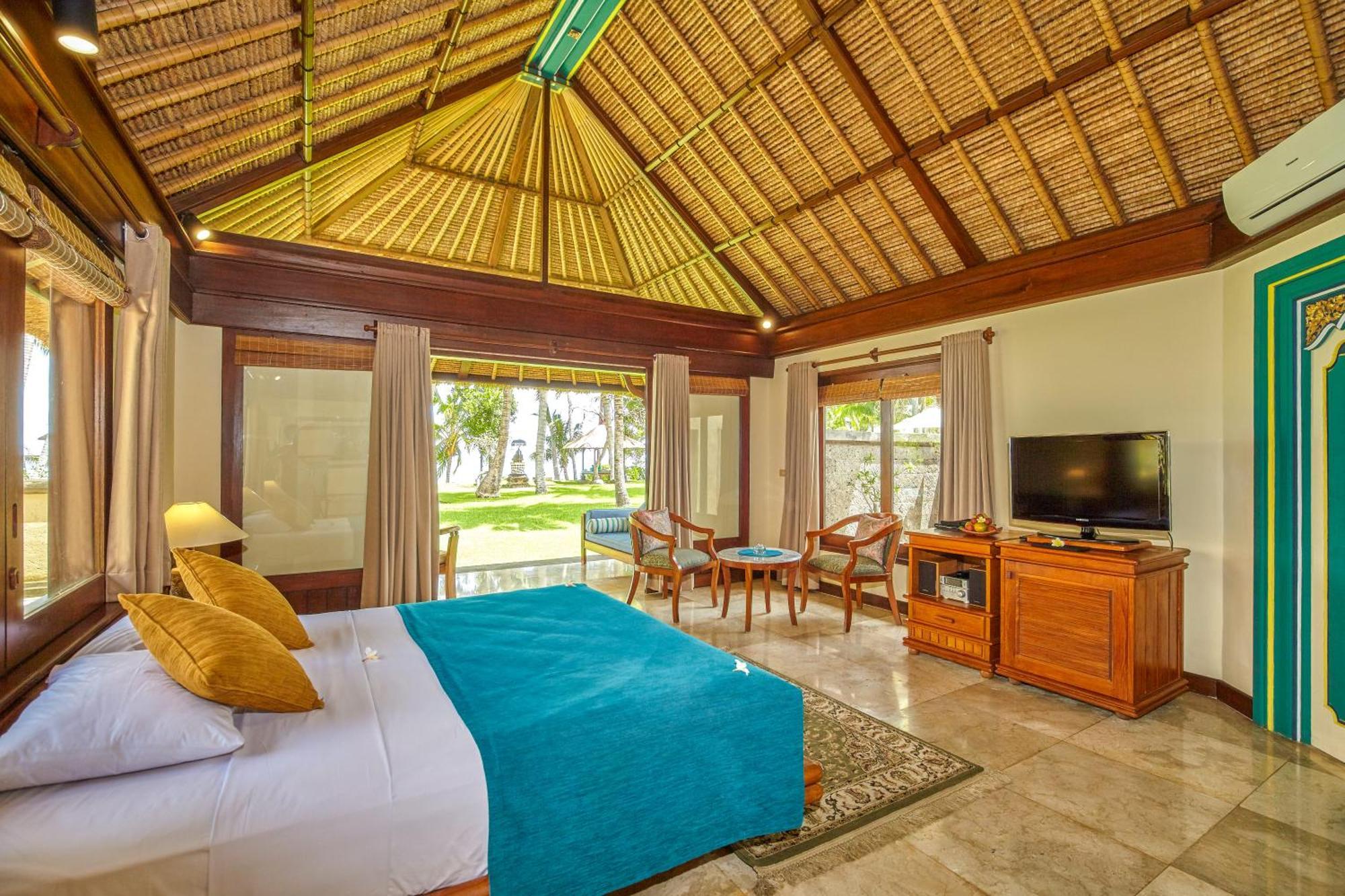 Puri Bagus Lovina Hotel Exterior photo