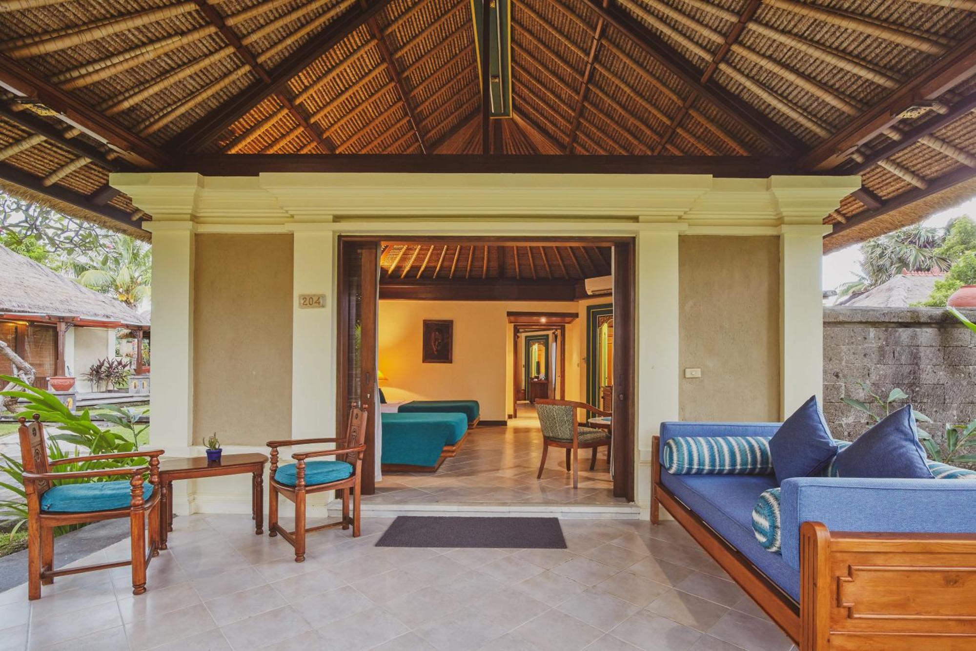 Puri Bagus Lovina Hotel Exterior photo