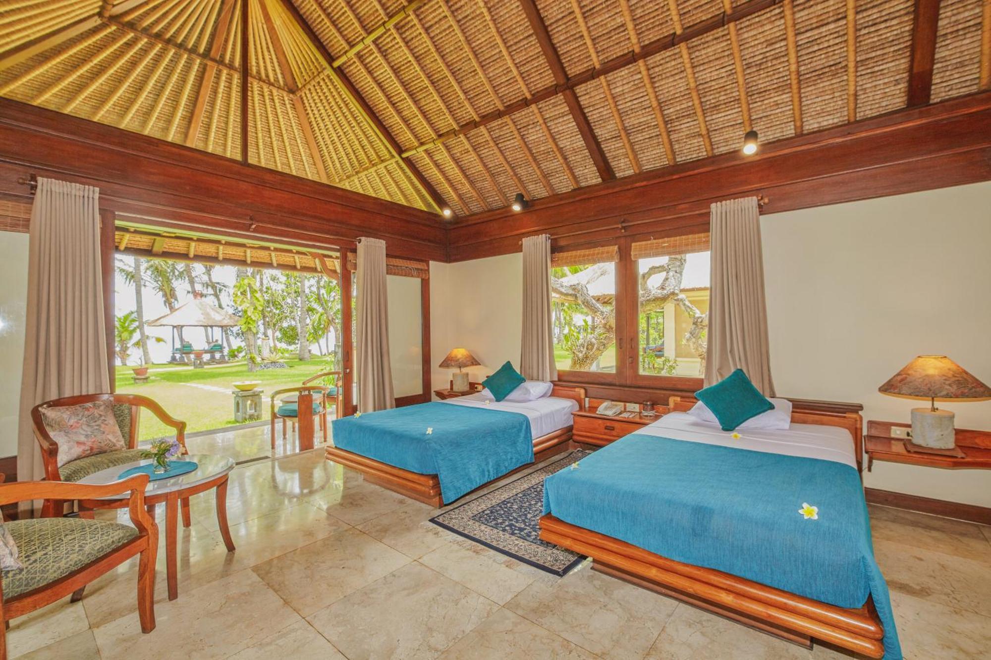 Puri Bagus Lovina Hotel Exterior photo