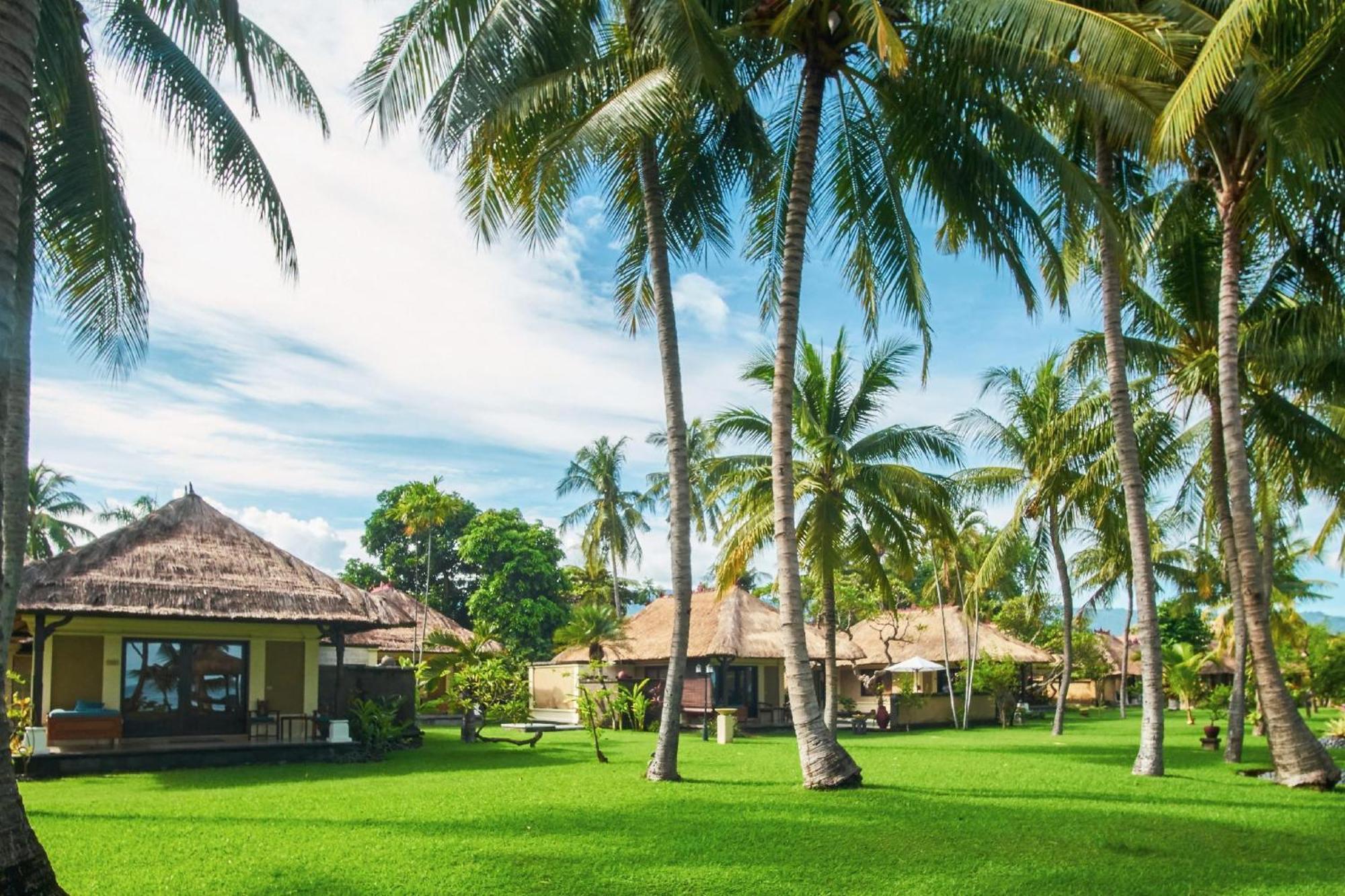 Puri Bagus Lovina Hotel Exterior photo